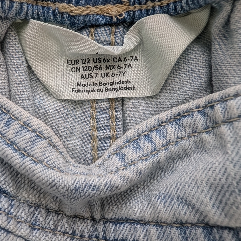 NWOT H&M Girls Light Wash Denim Pleated Mini Skirt Light Blue Size 6-7 - Picture 6 of 6